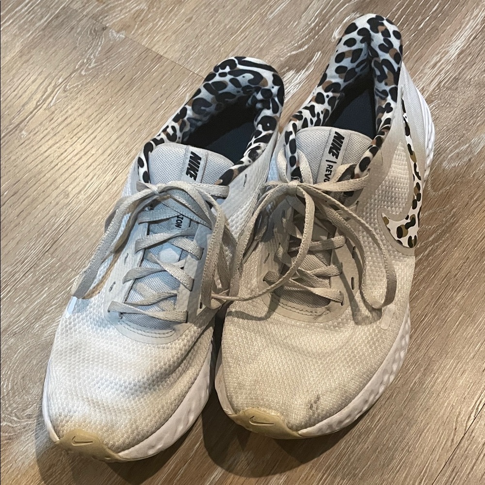 Nike Women's Revolution PRM 5 White Leopard Accent Athletic Shoes